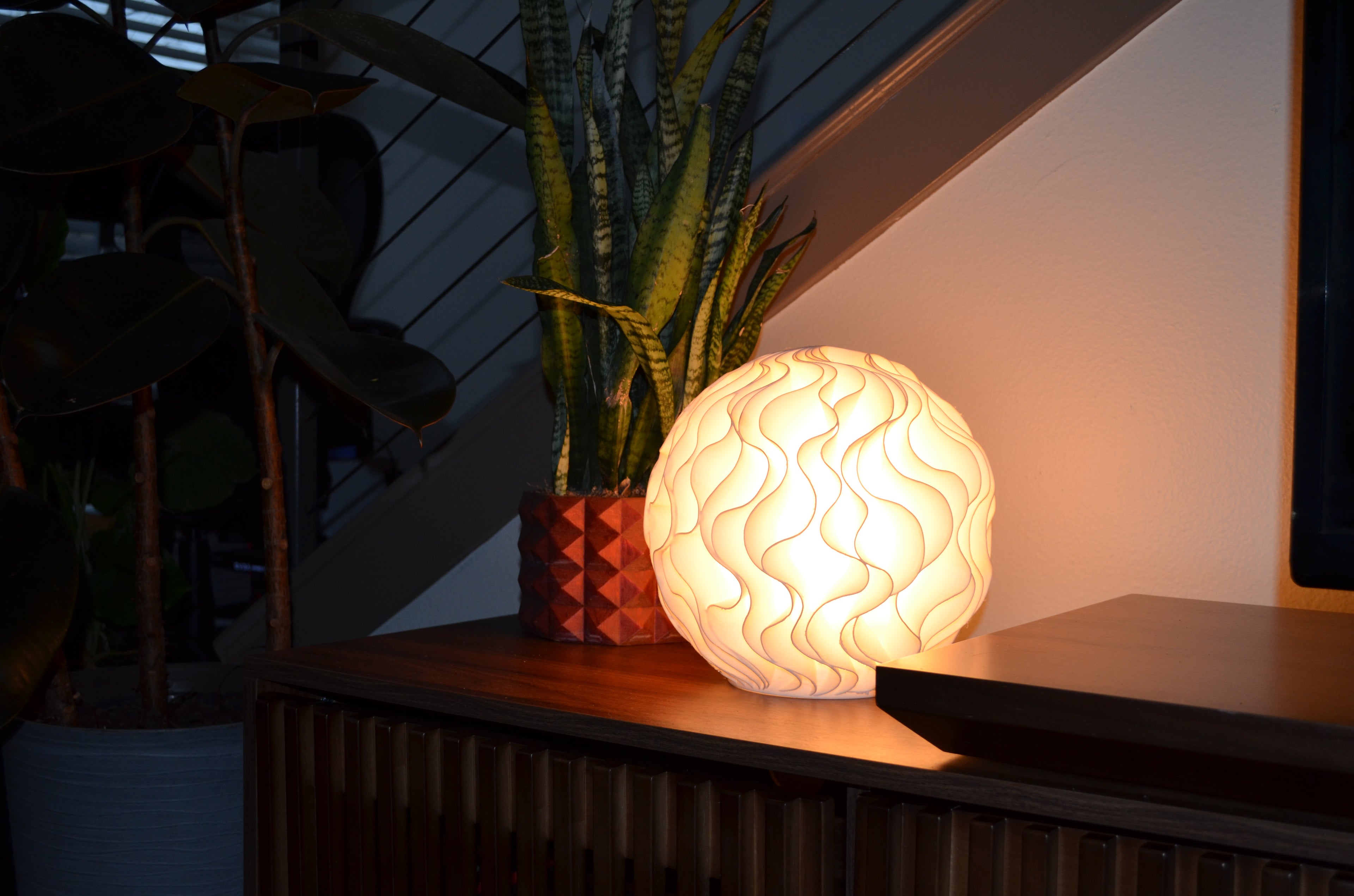 Flowing Ruffles Lamp