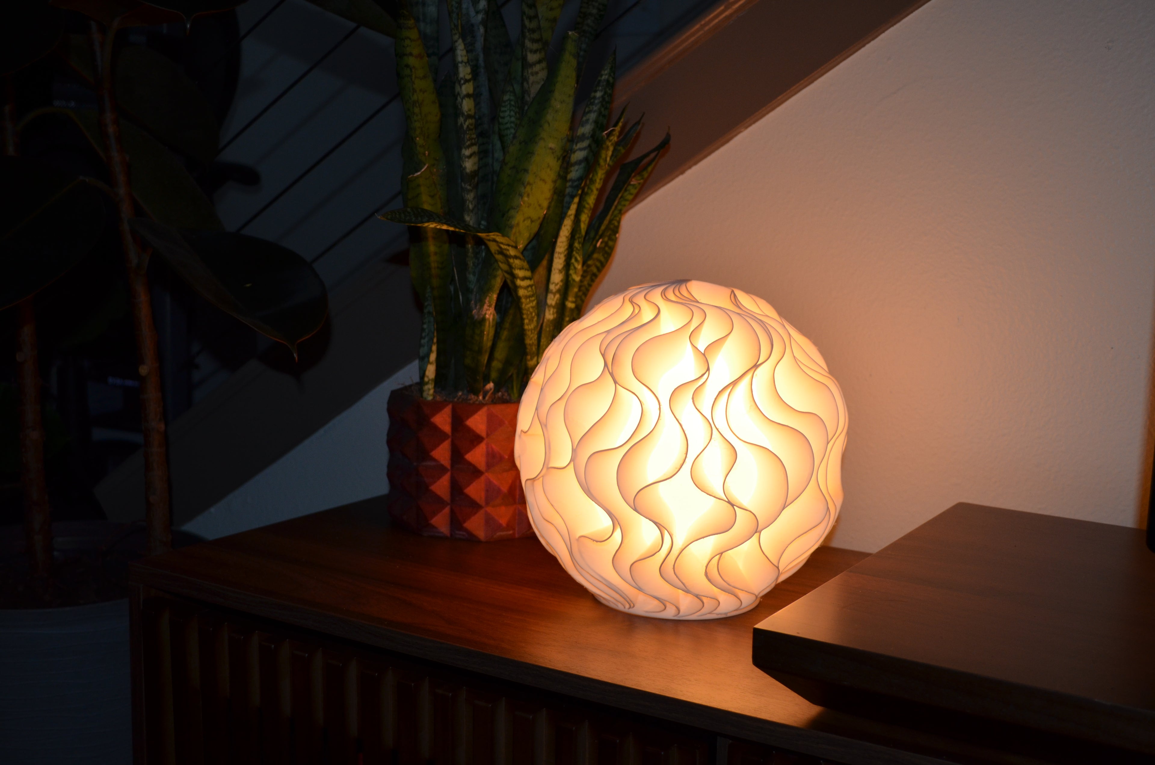 Flowing Ruffles Lamp